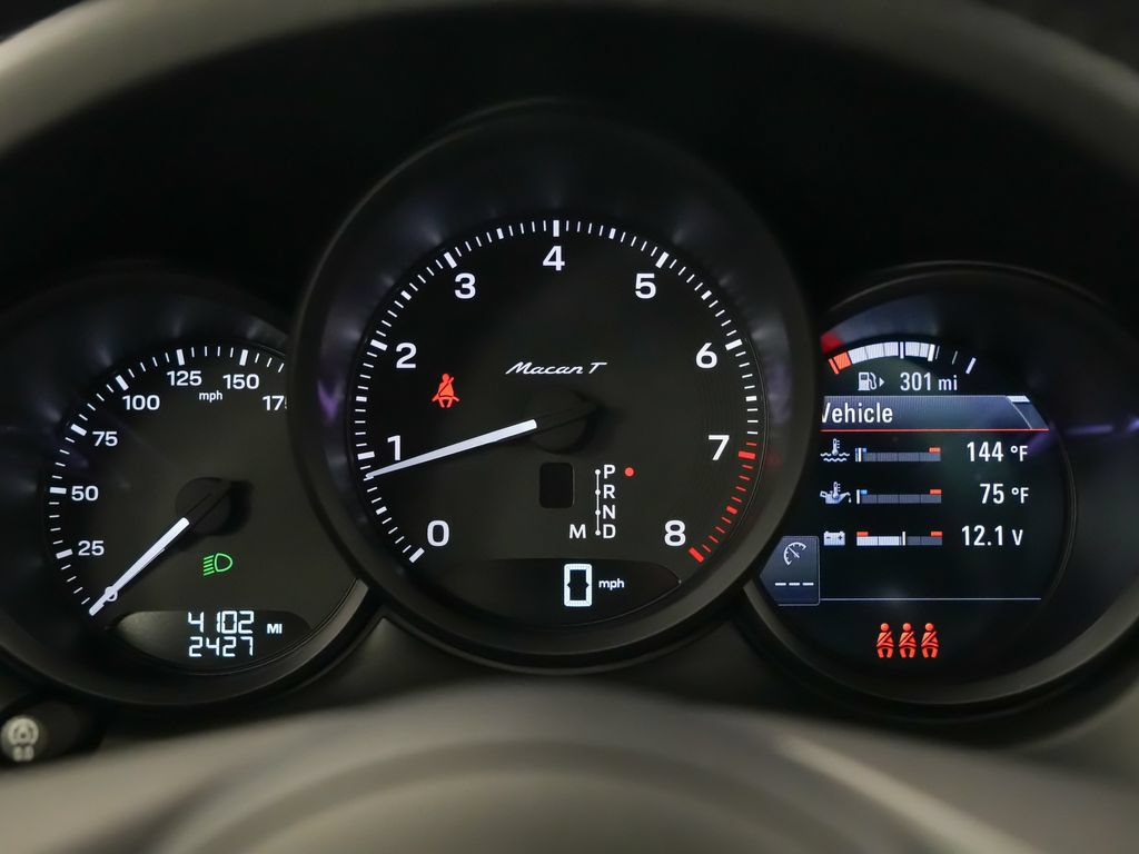 Certified 2026 Porsche Macan Turbo AWD/4WD image 26