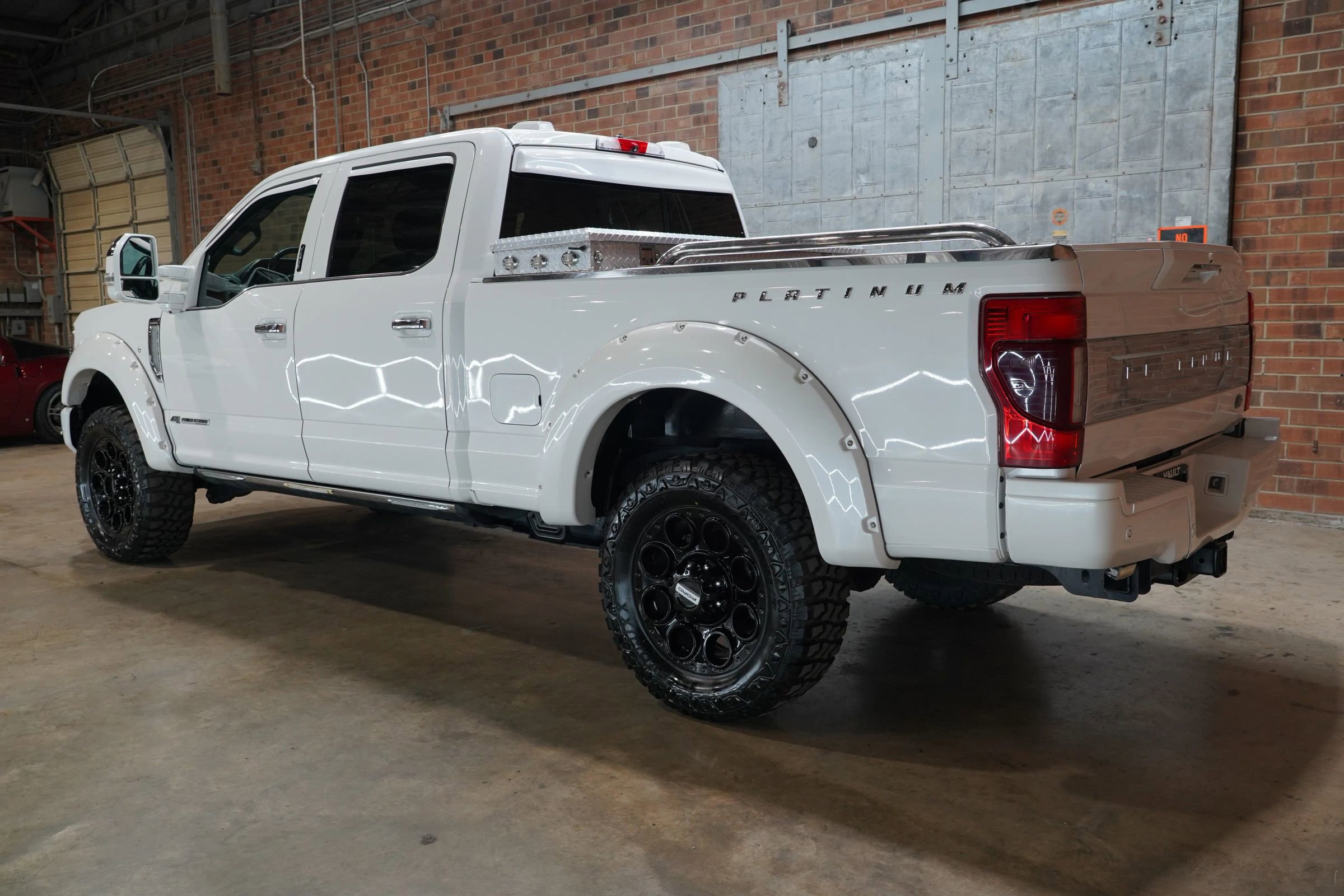 Used 2020 Ford F350 Platinum w/ FX4 Off-Road Package image 10