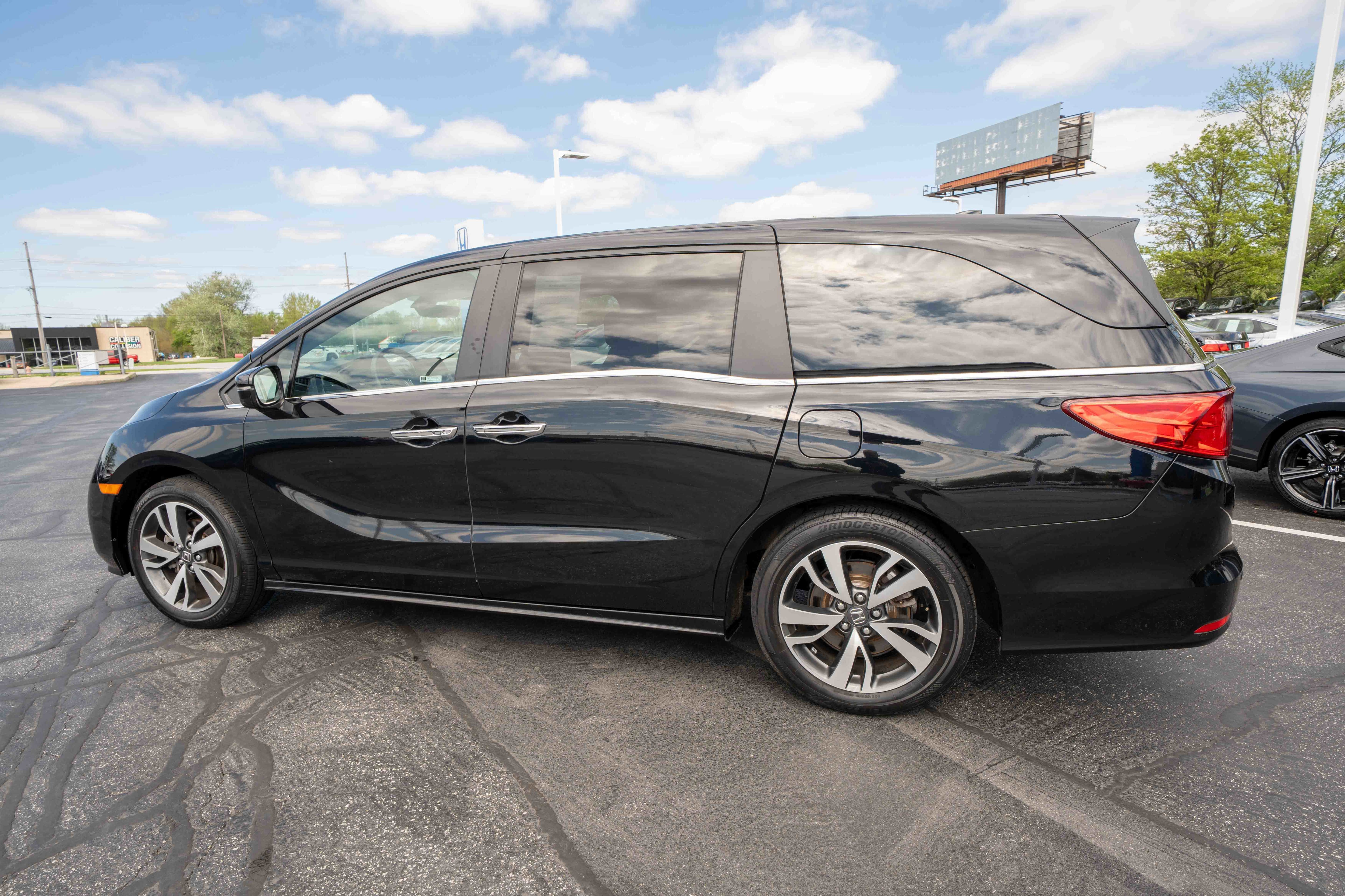 Used 2023 Honda Odyssey Touring image 4