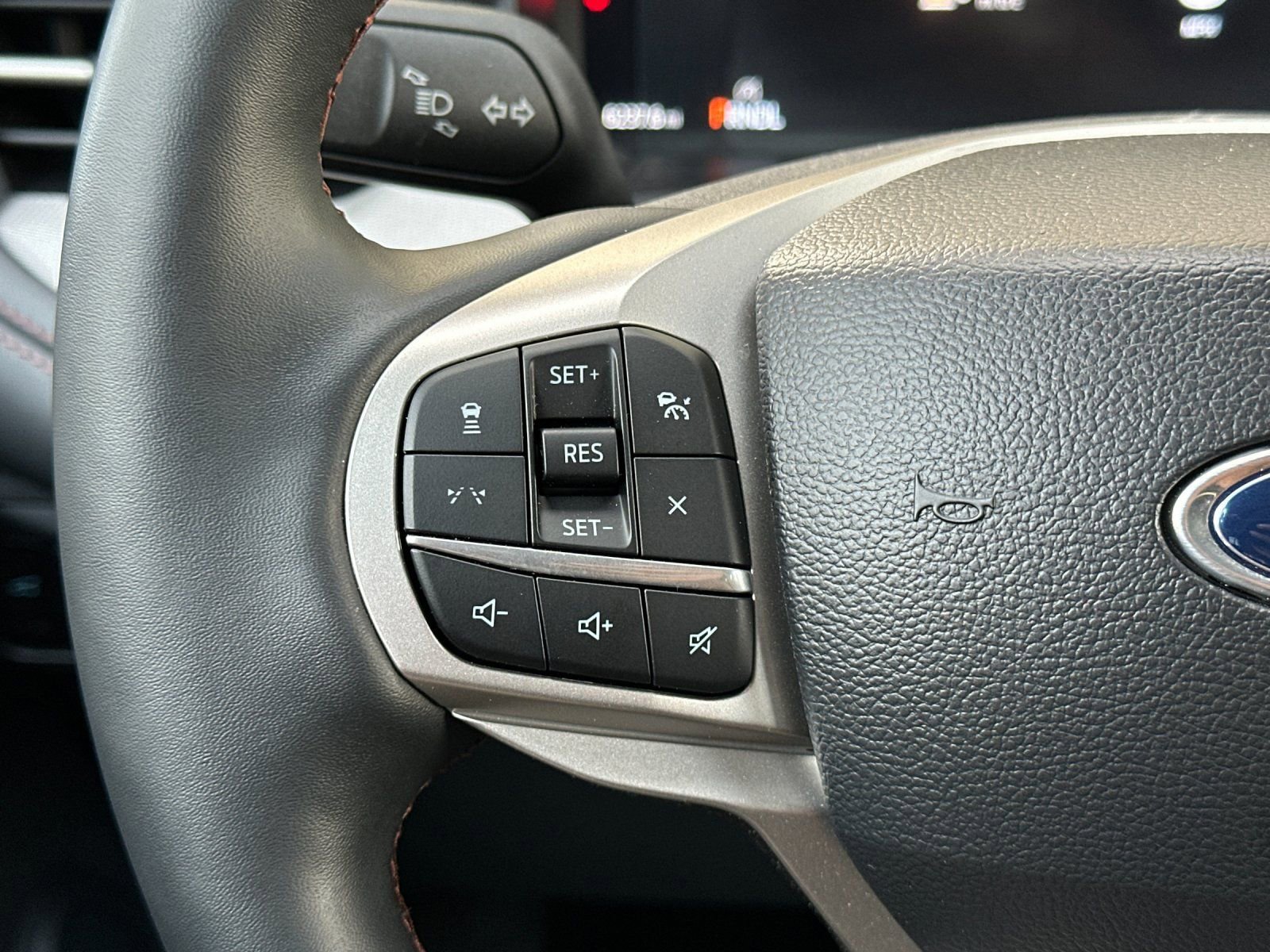 New 2025 Ford Explorer Active w/ Active Comfort Package image 28