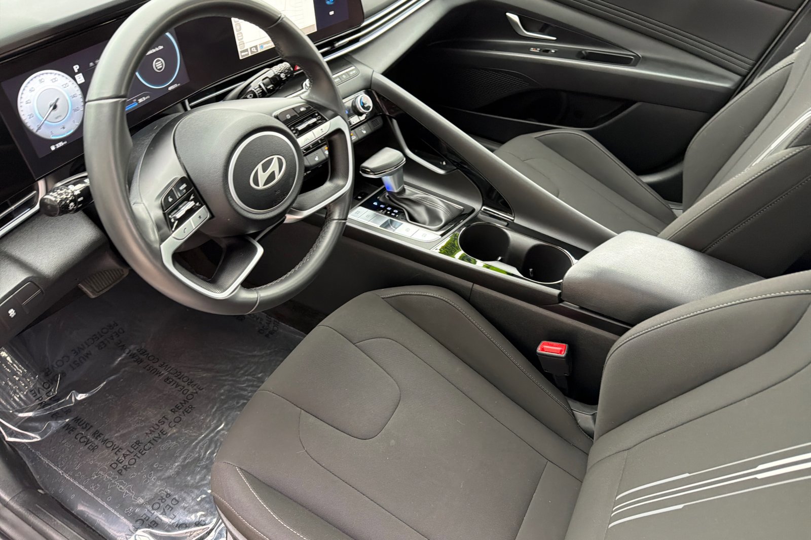 Used 2025 Hyundai Elantra SEL image 9