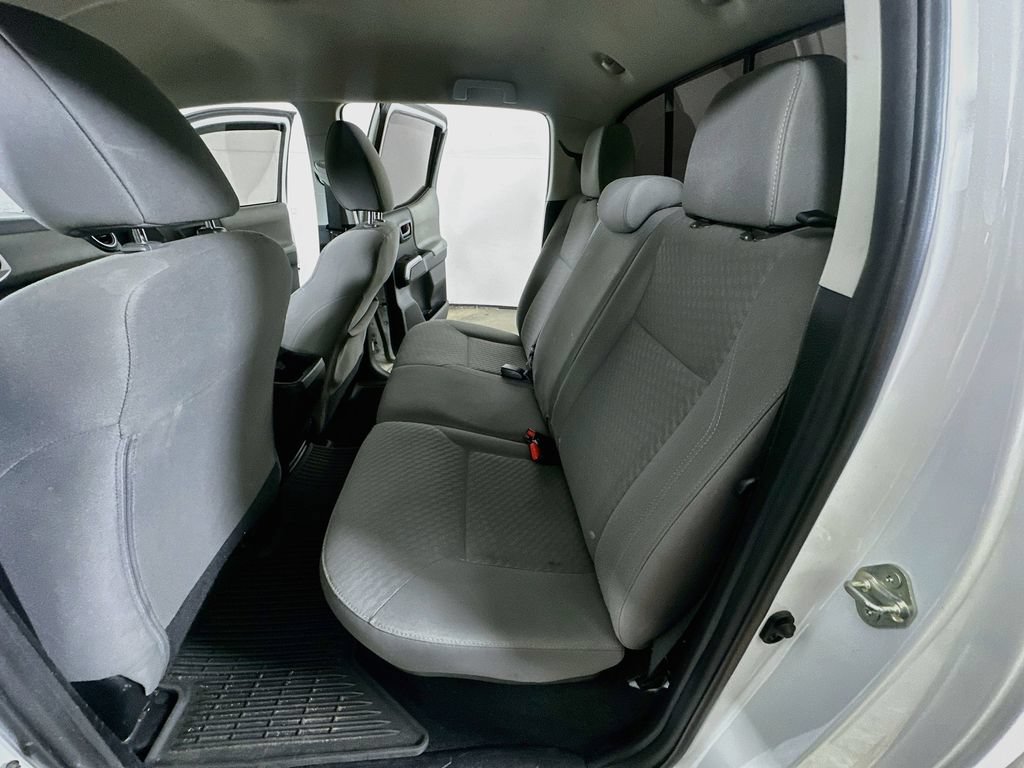 Used 2020 Toyota Tacoma SR5 RWD image 14