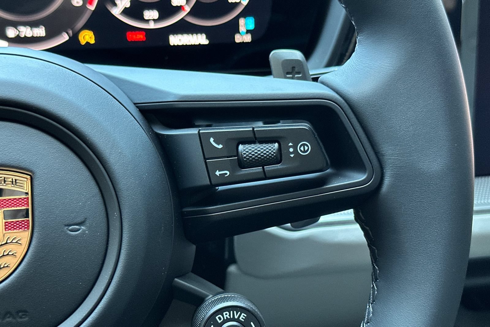 New 2026 Porsche Cayenne Coupe AWD/4WD image 32