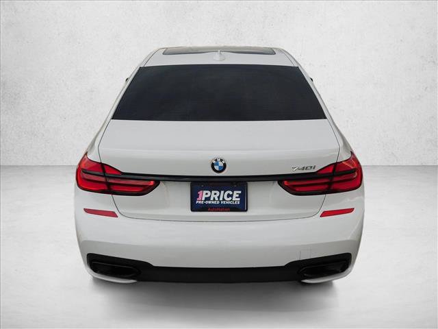 Used 2018 BMW 740i RWD image 11