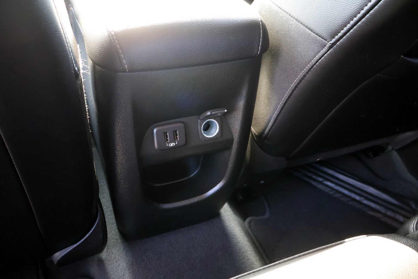 Used 2022 GMC Canyon Elevation w/ Elevation Premium Package AWD/4WD image 16