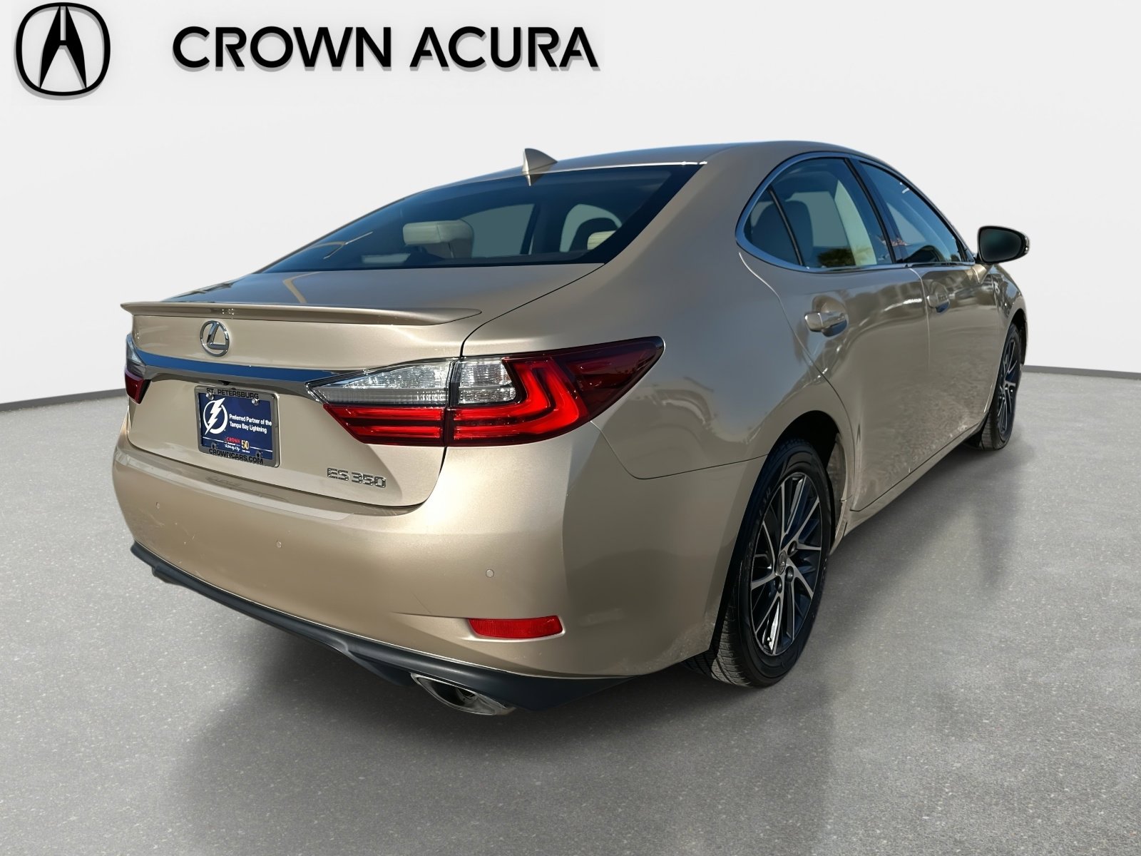 Used 2018 Lexus ES 350 w/ Luxury Package w/Wood Trim image 8