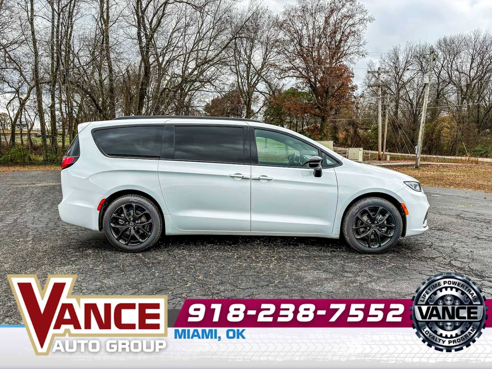 New 2026 Chrysler Pacifica Select w/ S Appearance Package FWD image 8