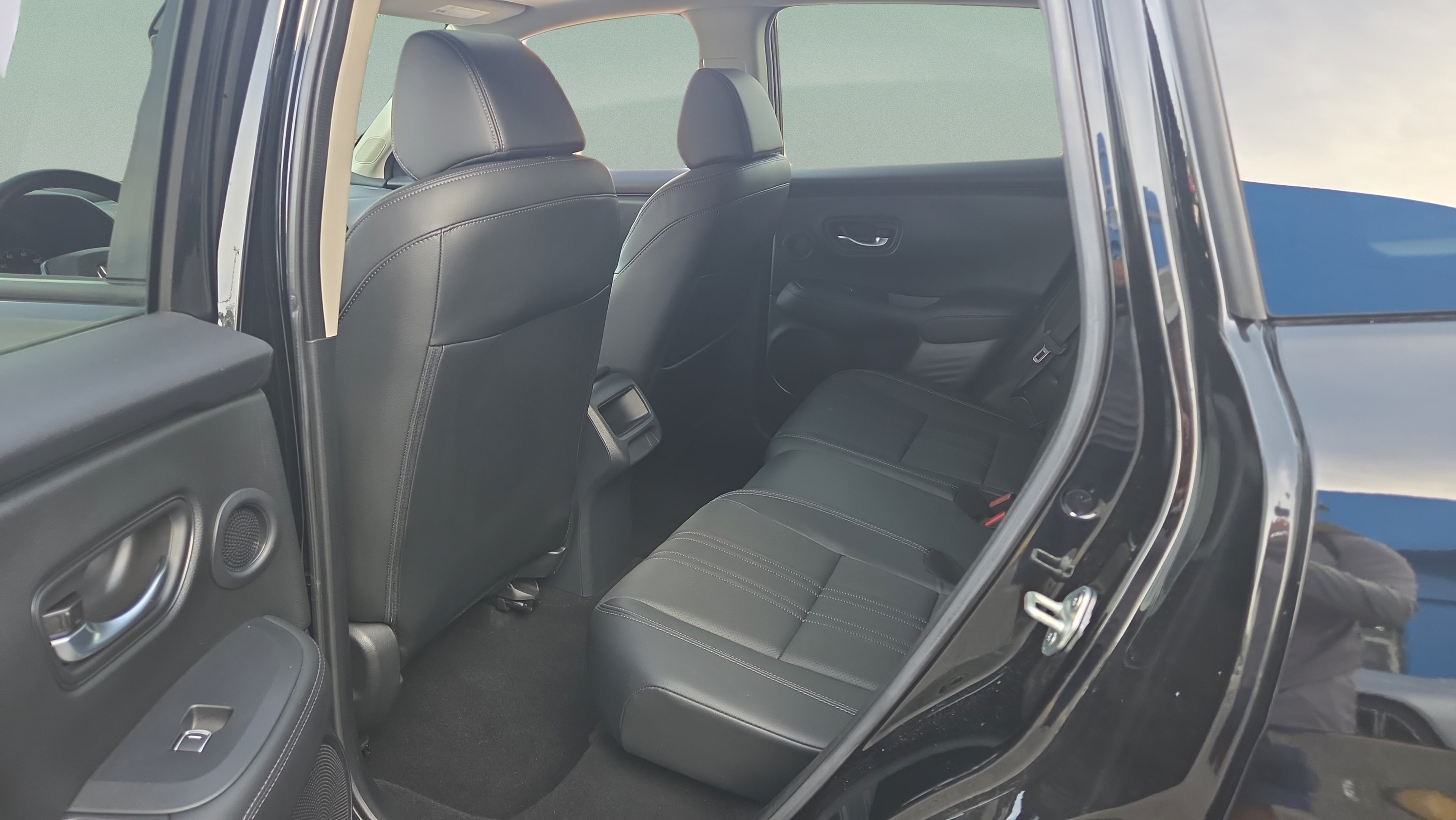 Certified 2025 Honda HR-V EX-L image 11