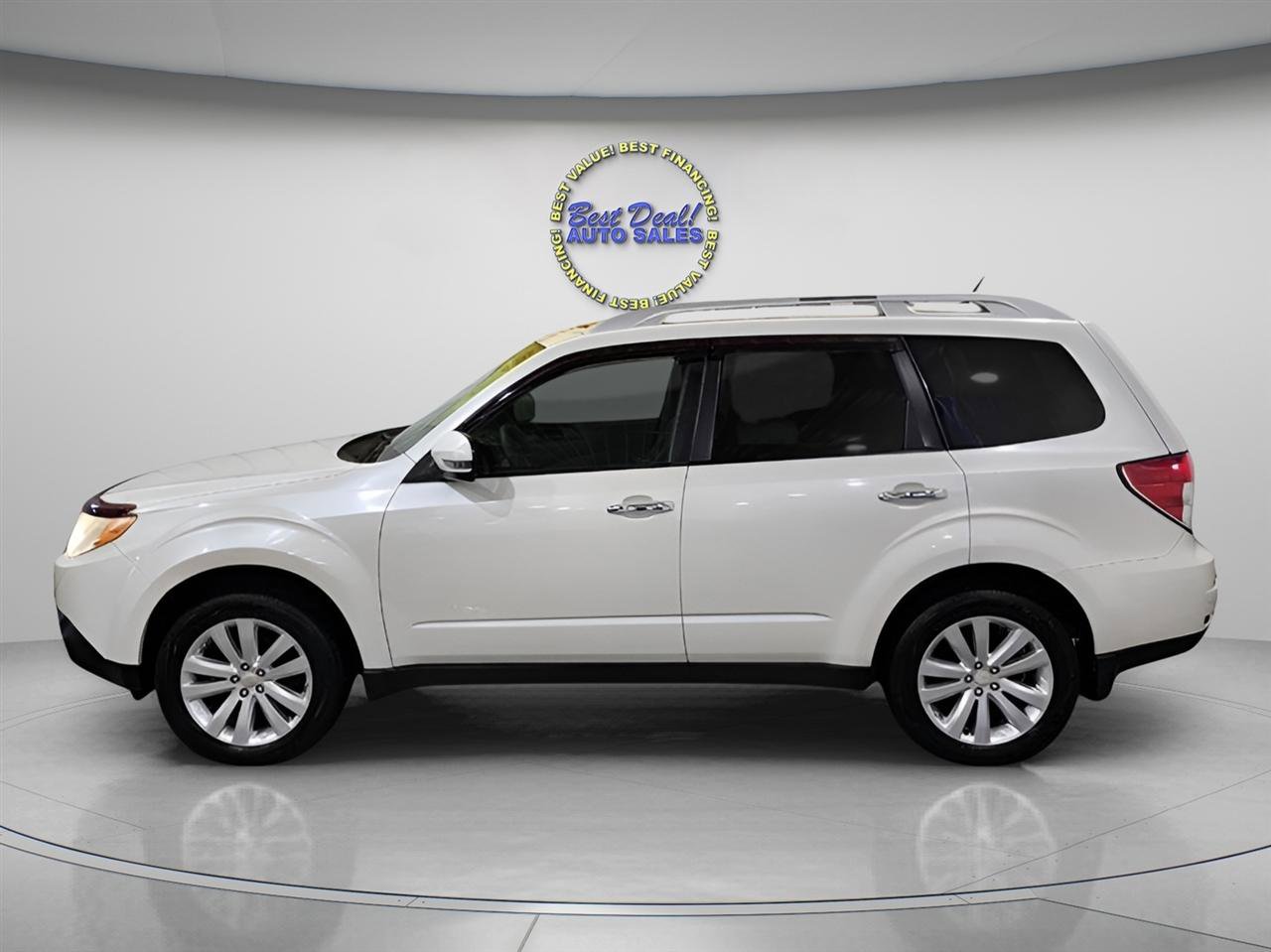 Used 2013 Subaru Forester 2.5X Touring AWD/4WD image 3