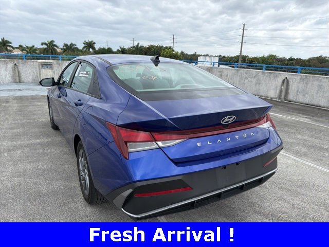 Used 2024 Hyundai Elantra SEL image 17