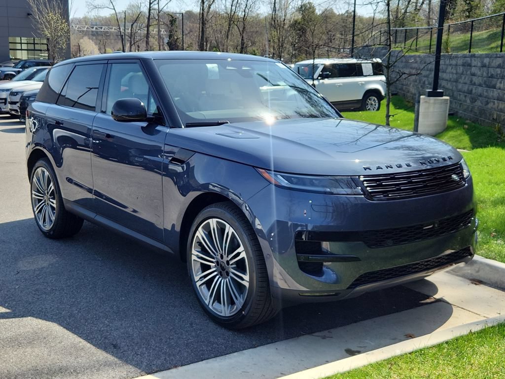 Used 2026 Land Rover Range Rover Sport SE AWD/4WD image 10