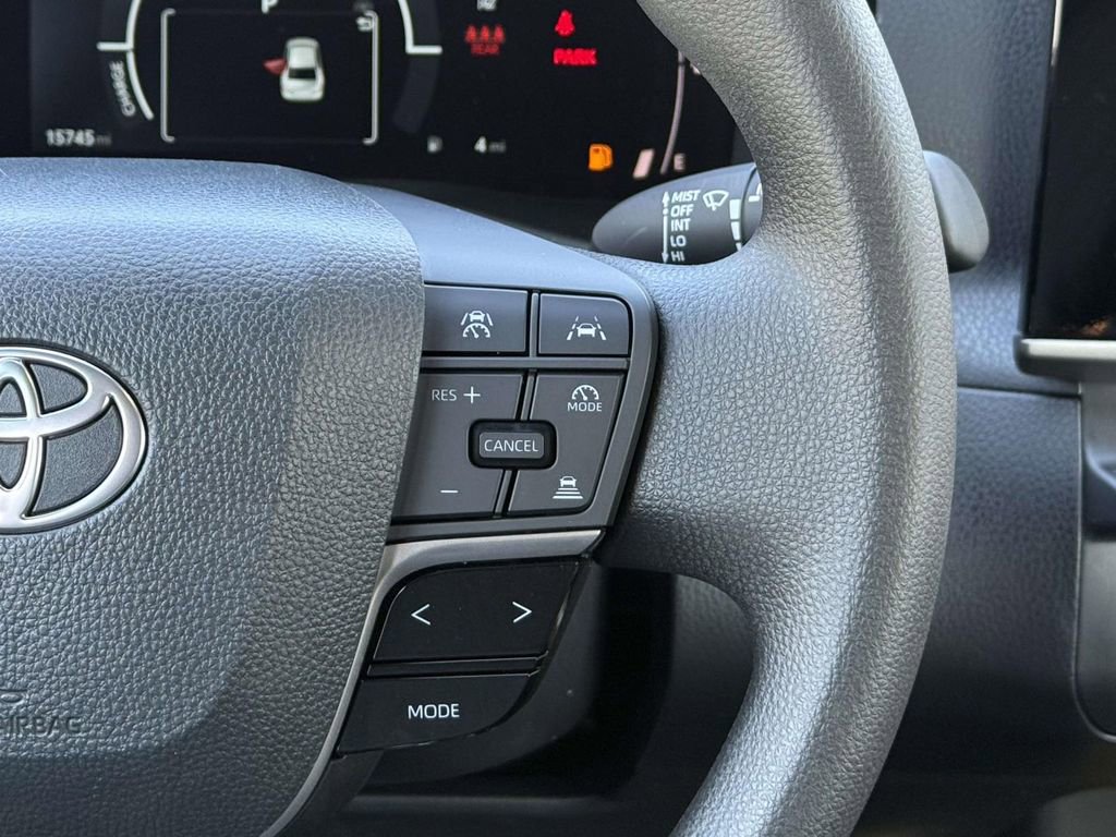 Used 2025 Toyota Camry LE image 22