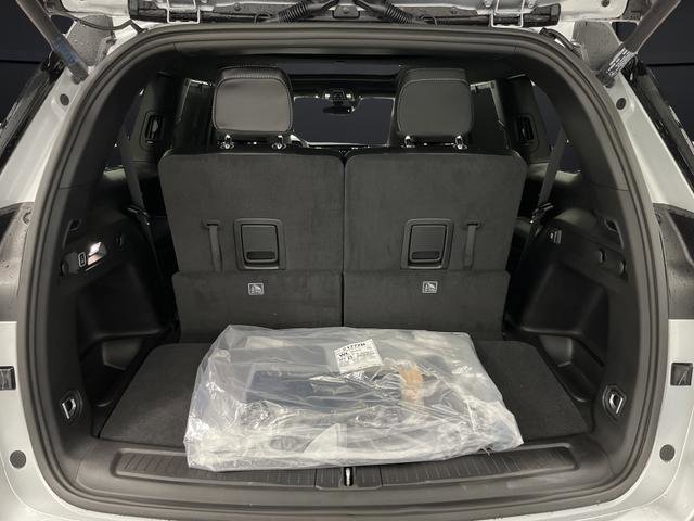 New 2025 Jeep Grand Cherokee L Limited w/ Luxury Tech Group II image 15