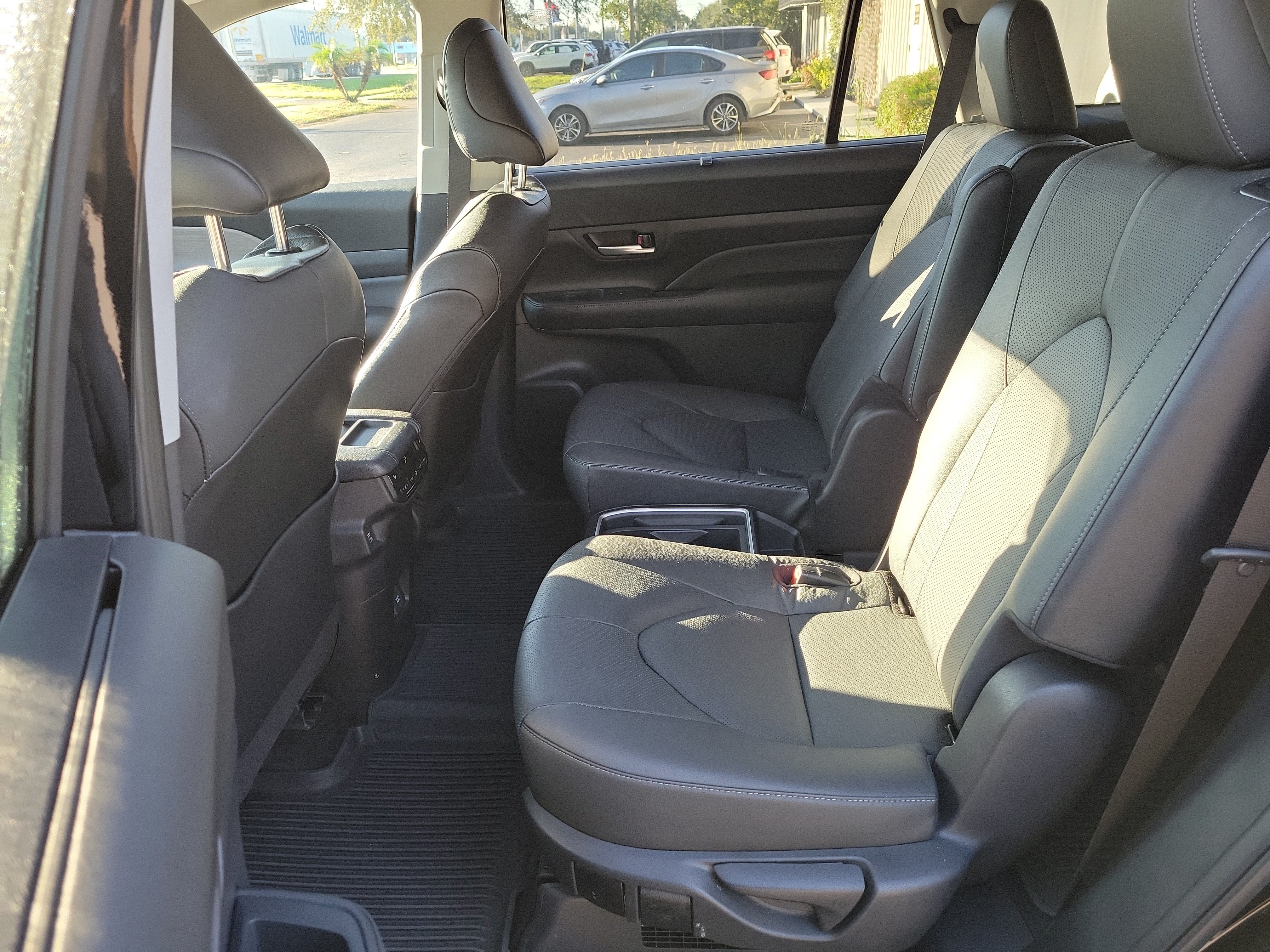 Used 2025 Toyota Grand Highlander AWD Hybrid image 14