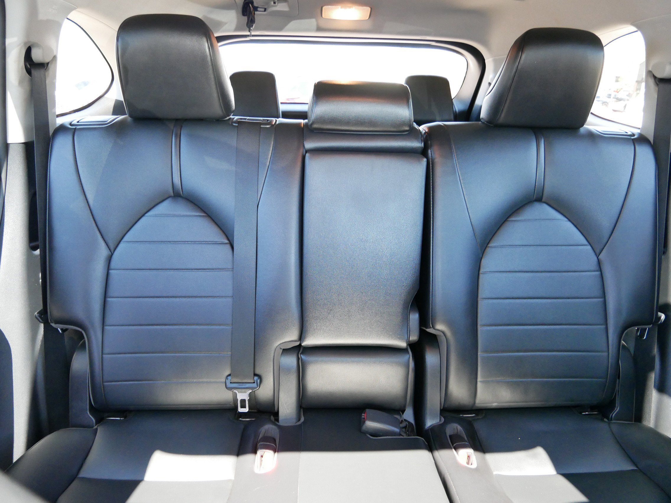 Used 2020 Toyota Highlander XLE AWD/4WD image 13