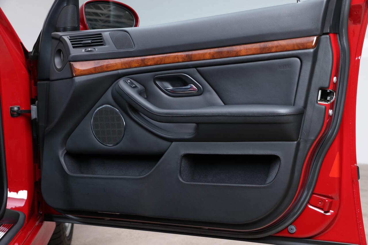 Used 2003 BMW M5 image 96