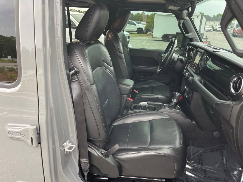 Used 2022 Jeep Wrangler Unlimited Sahara AWD/4WD image 43