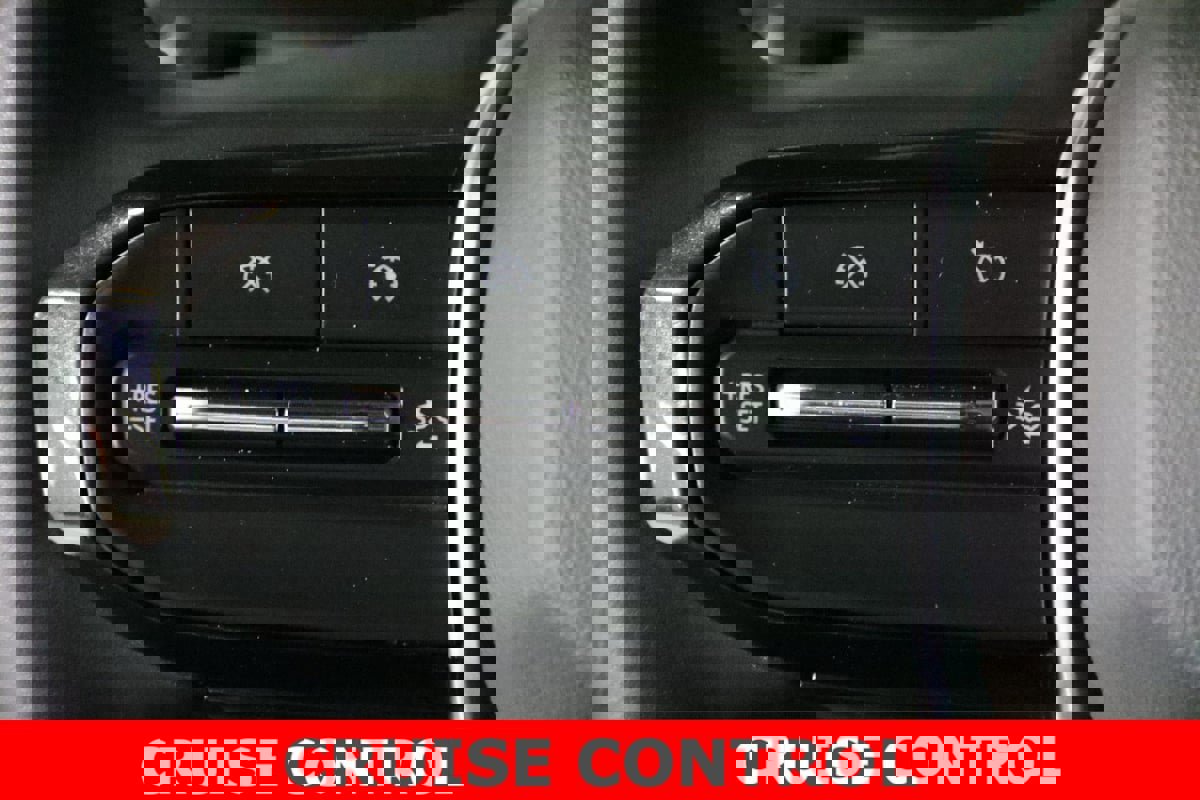 Used 2024 Chevrolet Colorado Z71 w/ Z71 Convenience Package 2 image 16