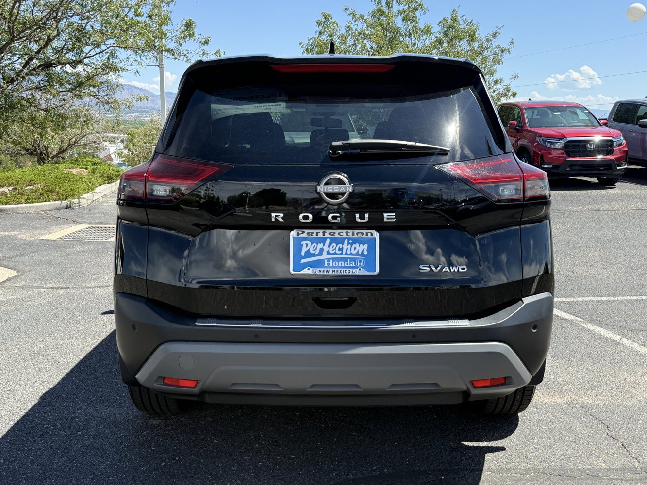 Used 2023 Nissan Rogue SV AWD/4WD image 6