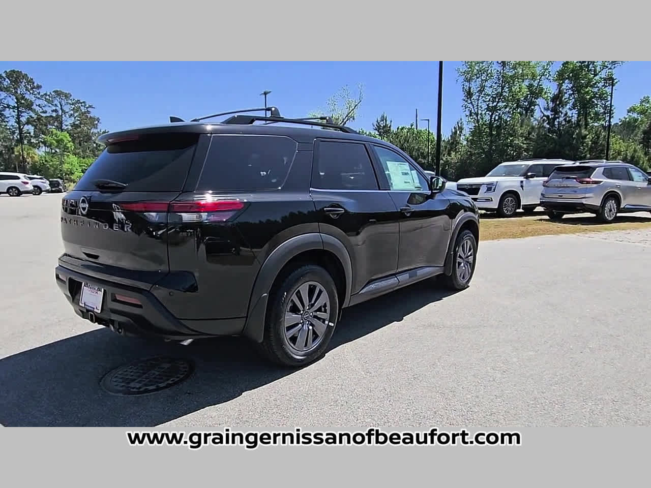 New 2026 Nissan Pathfinder SV FWD image 36