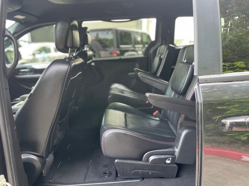 Used 2019 Dodge Grand Caravan GT FWD image 18