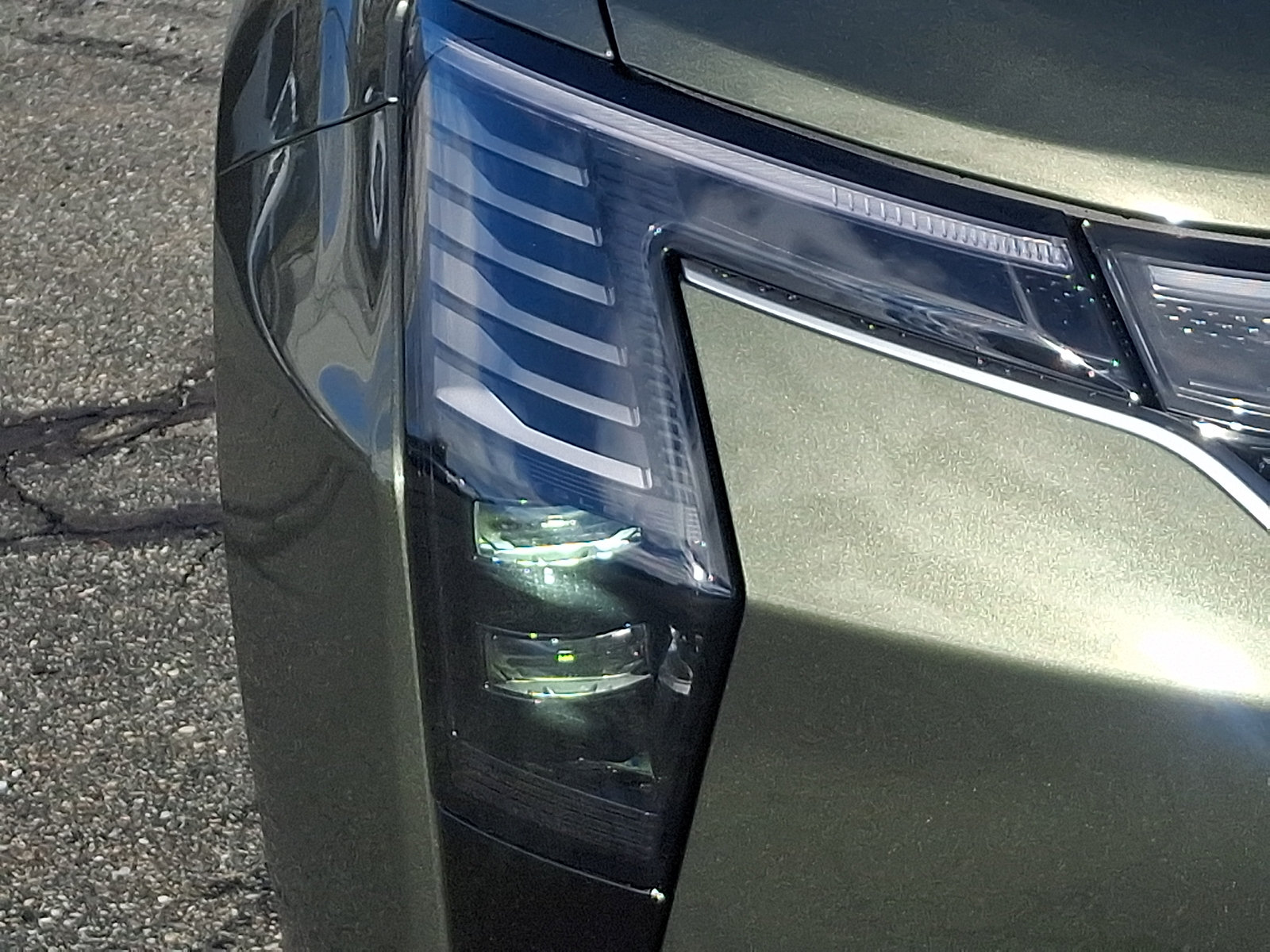 New 2027 Chrysler Pacifica Select AWD/4WD image 6