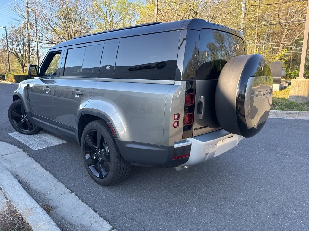 Used 2024 Land Rover Defender 130 S image 5
