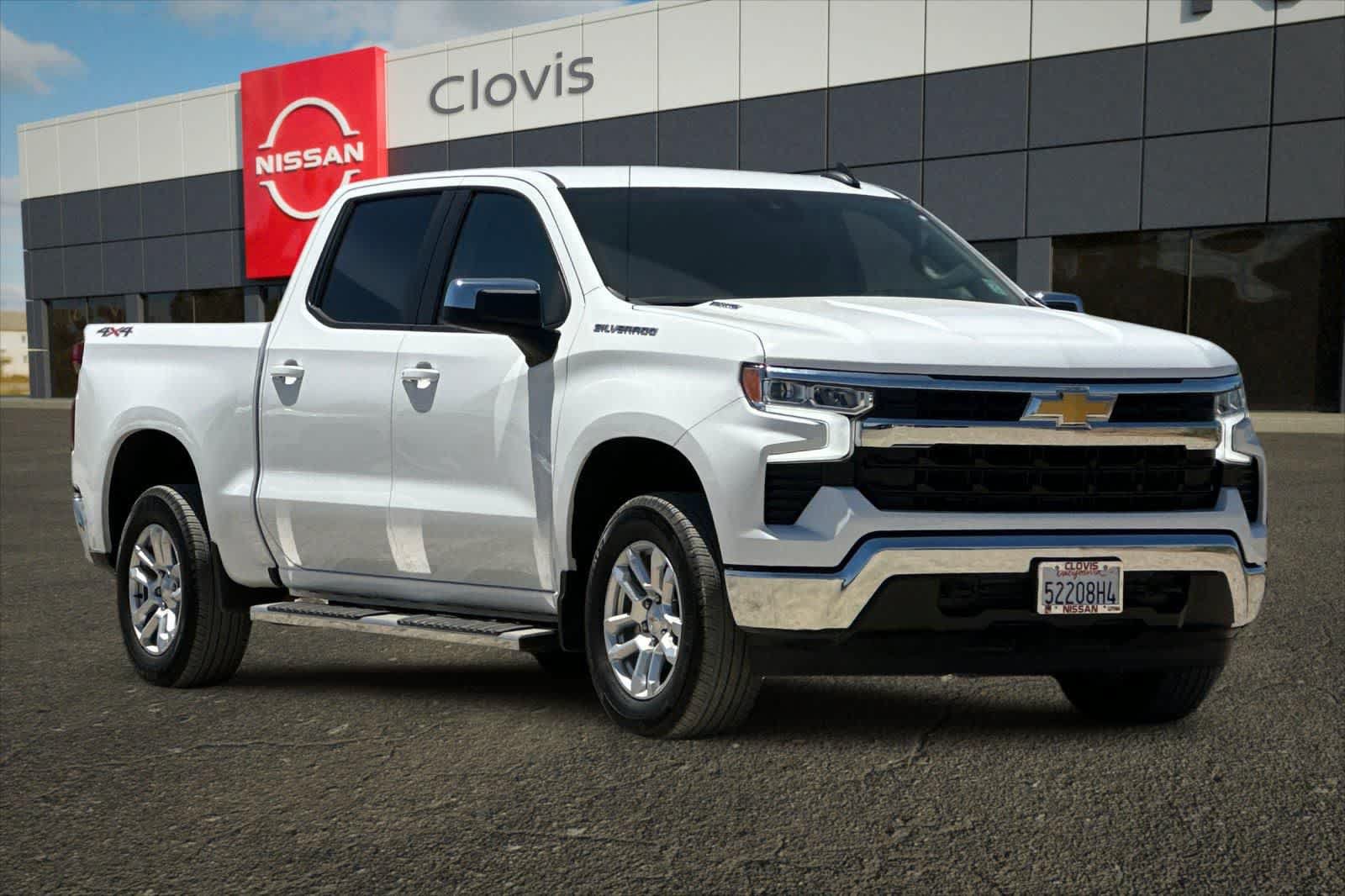 Used 2025 Chevrolet Silverado 1500 LT AWD/4WD image 10