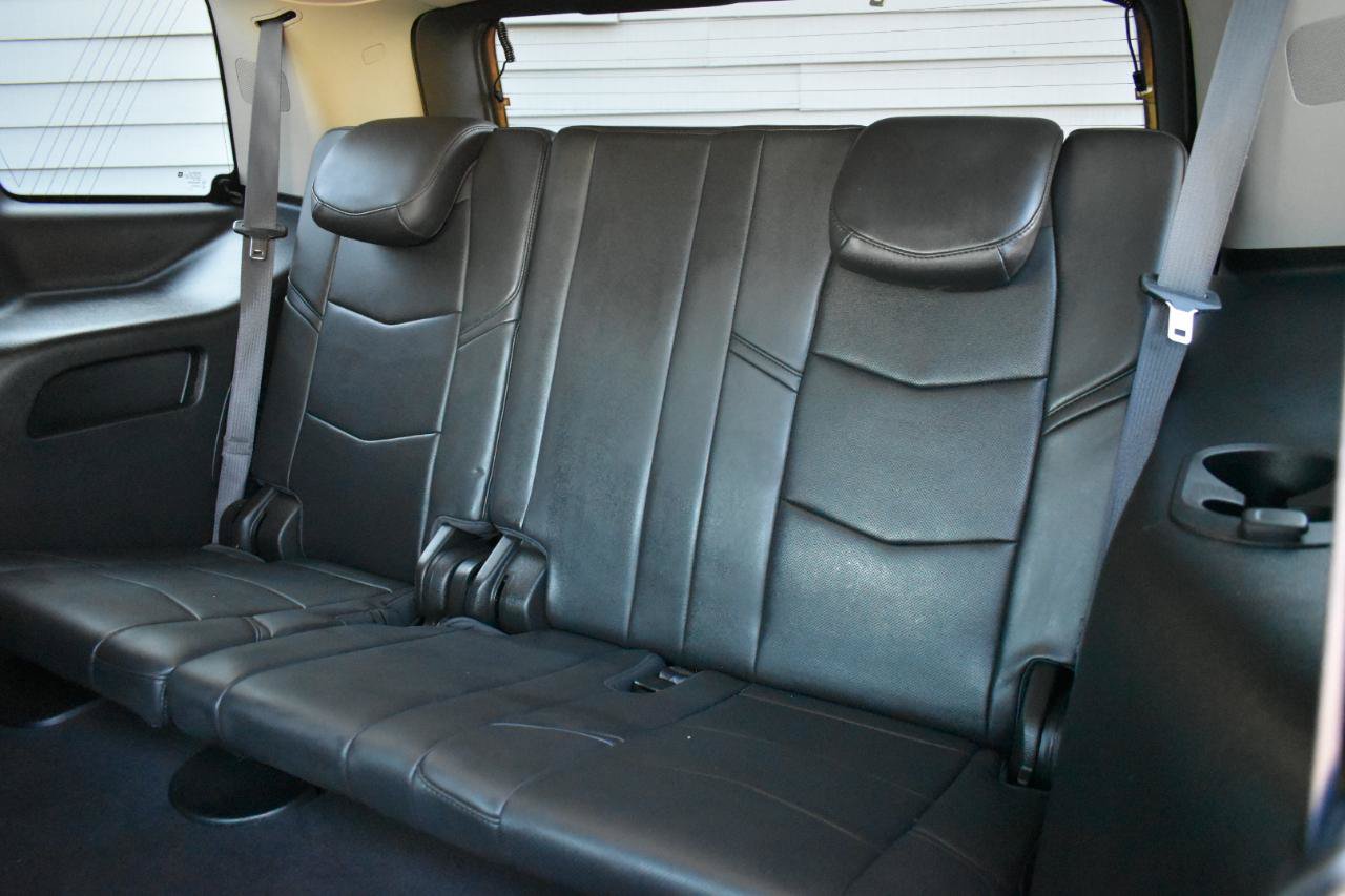 Used 2016 Cadillac Escalade Luxury AWD/4WD image 28