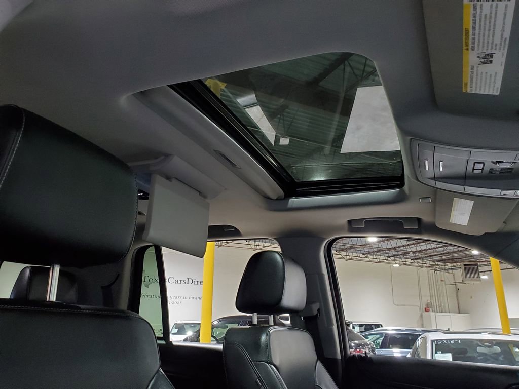 Used 2018 GMC Yukon SLT w/ Open Road Package image 16