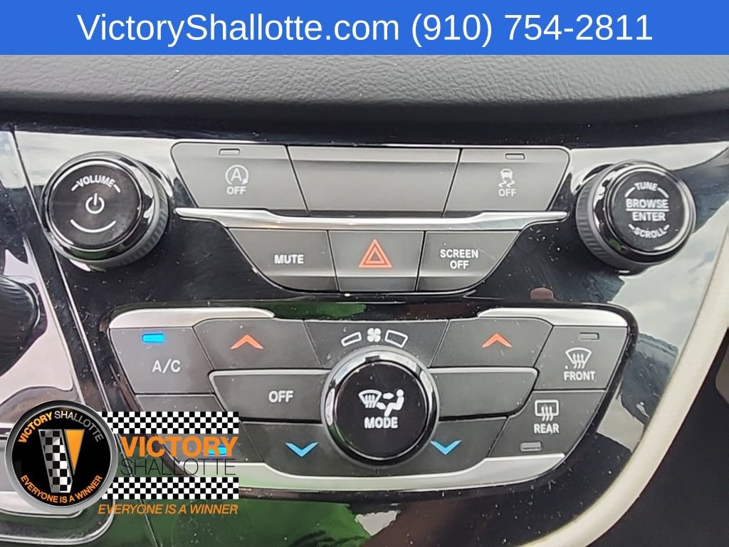 Certified 2023 Chrysler Voyager LX FWD image 7