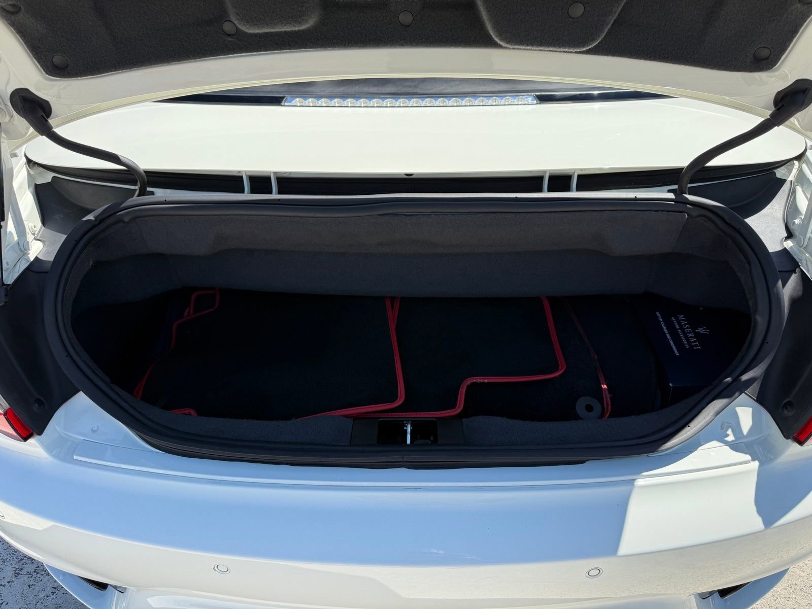 Used 2018 Maserati GranTurismo Sport image 32