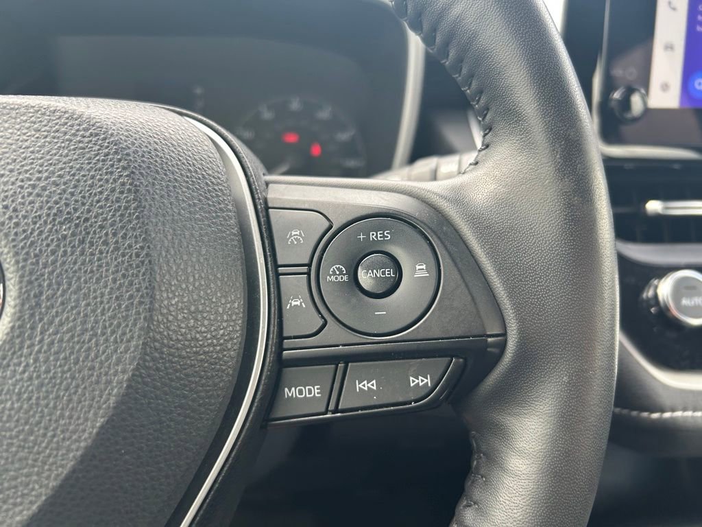 Used 2025 Toyota Corolla SE image 18