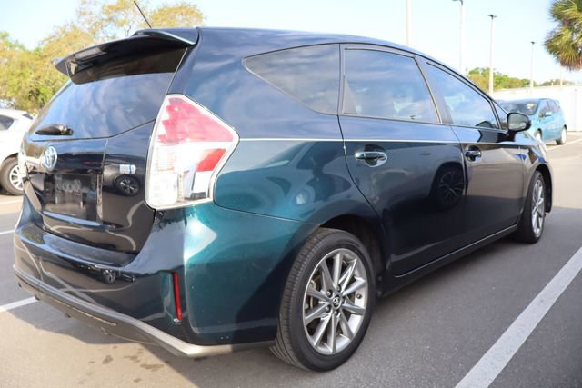 Used 2017 Toyota Prius V Five image 2