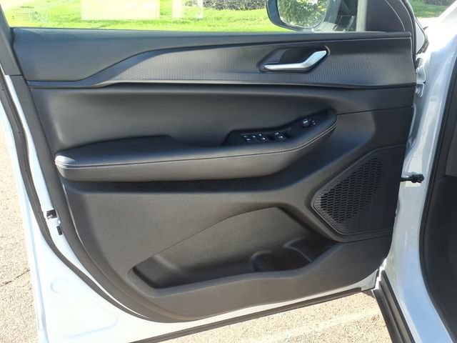 Certified 2023 Jeep Grand Cherokee L Laredo AWD/4WD image 8