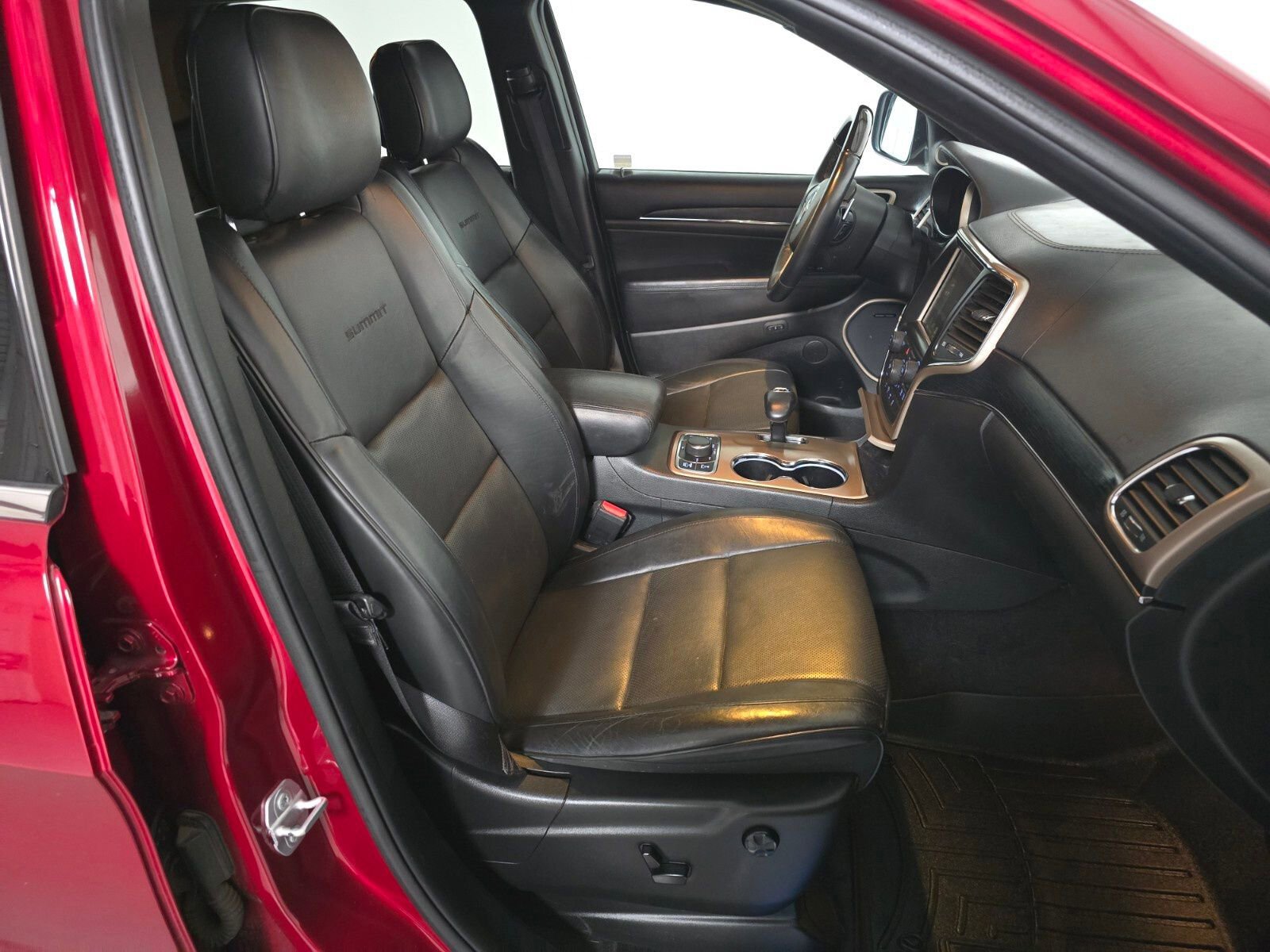 Used 2015 Jeep Grand Cherokee Summit w/ Platinum Series Group AWD/4WD image 24