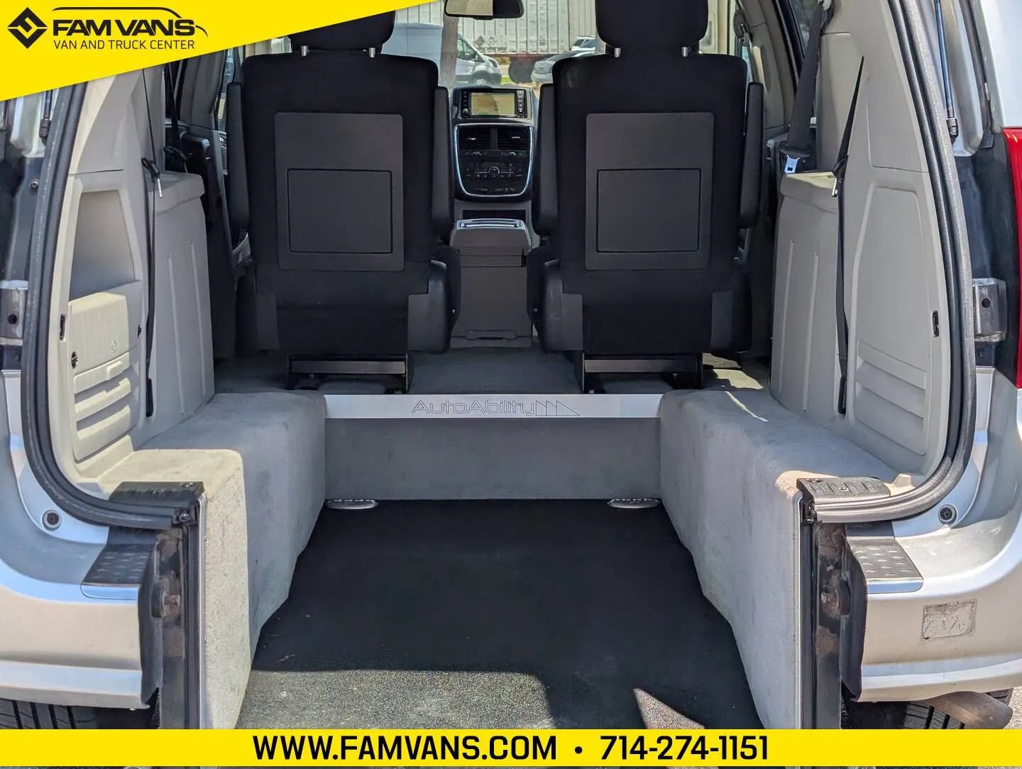 Used 2011 Dodge Grand Caravan Crew w/ Driver Convenience Group FWD image 5