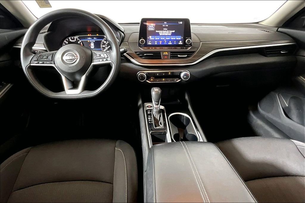 Used 2024 Nissan Altima 2.5 SV image 11