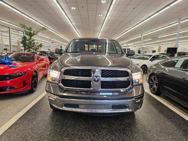 Used 2019 RAM 1500 Classic SLT image 2