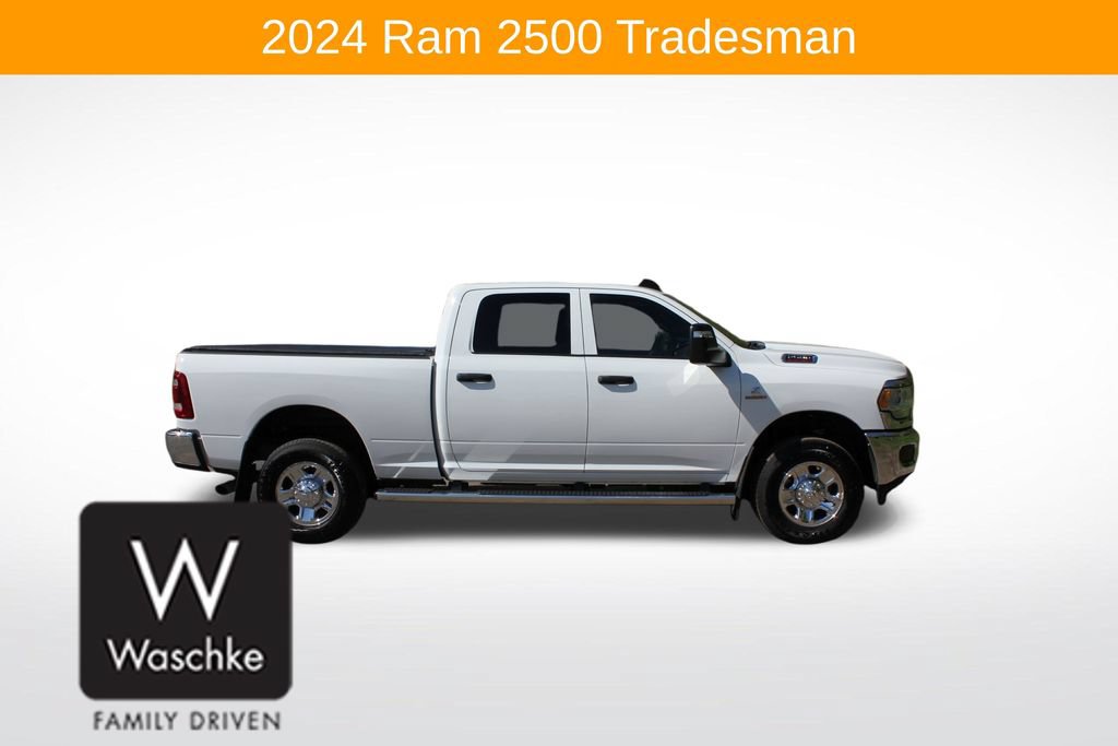 Used 2024 RAM 2500 Tradesman w/ Chrome Appearance Group AWD/4WD image 9