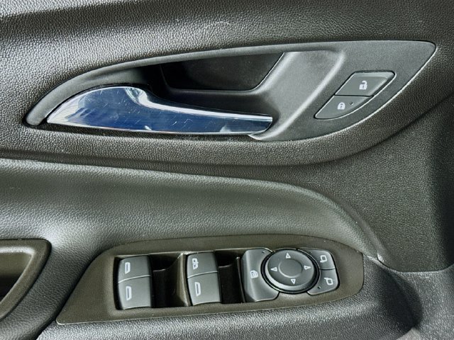 Used 2020 Chevrolet Equinox LT w/ Sport Edition FWD image 21