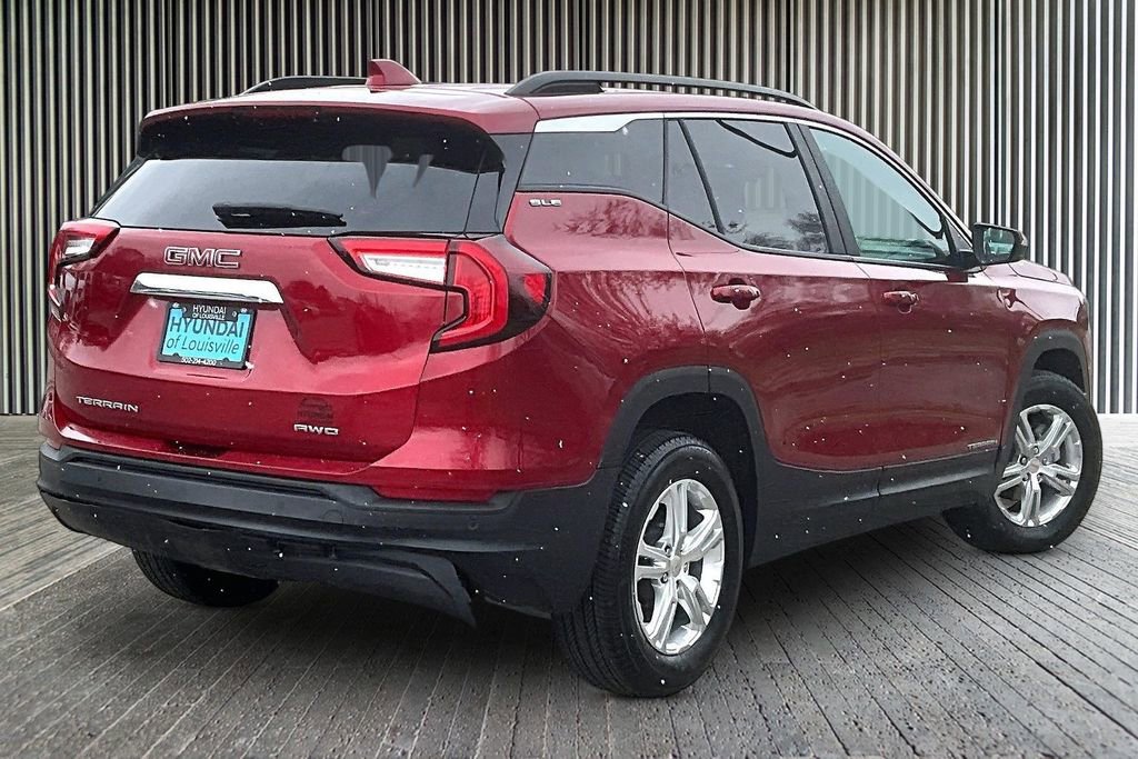 Used 2024 GMC Terrain SLE w/ Driver Convenience Package image 14
