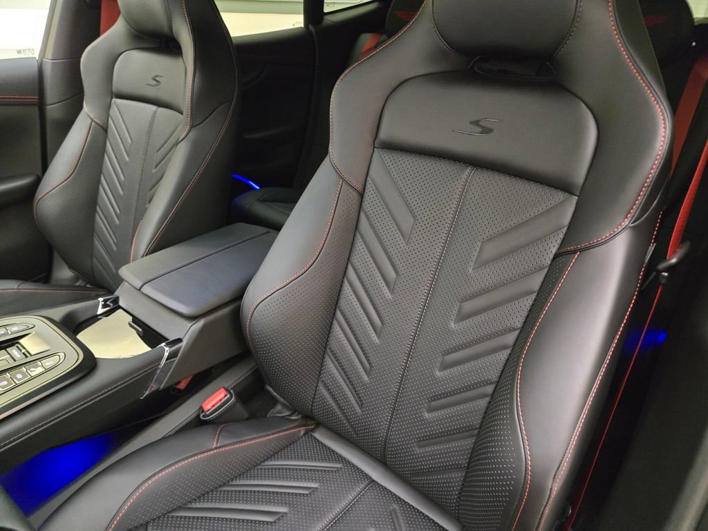 New 2026 Aston Martin DBX S AWD/4WD image 28