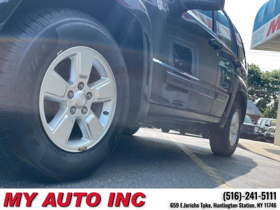 Used 2012 Jeep Liberty Sport image 10