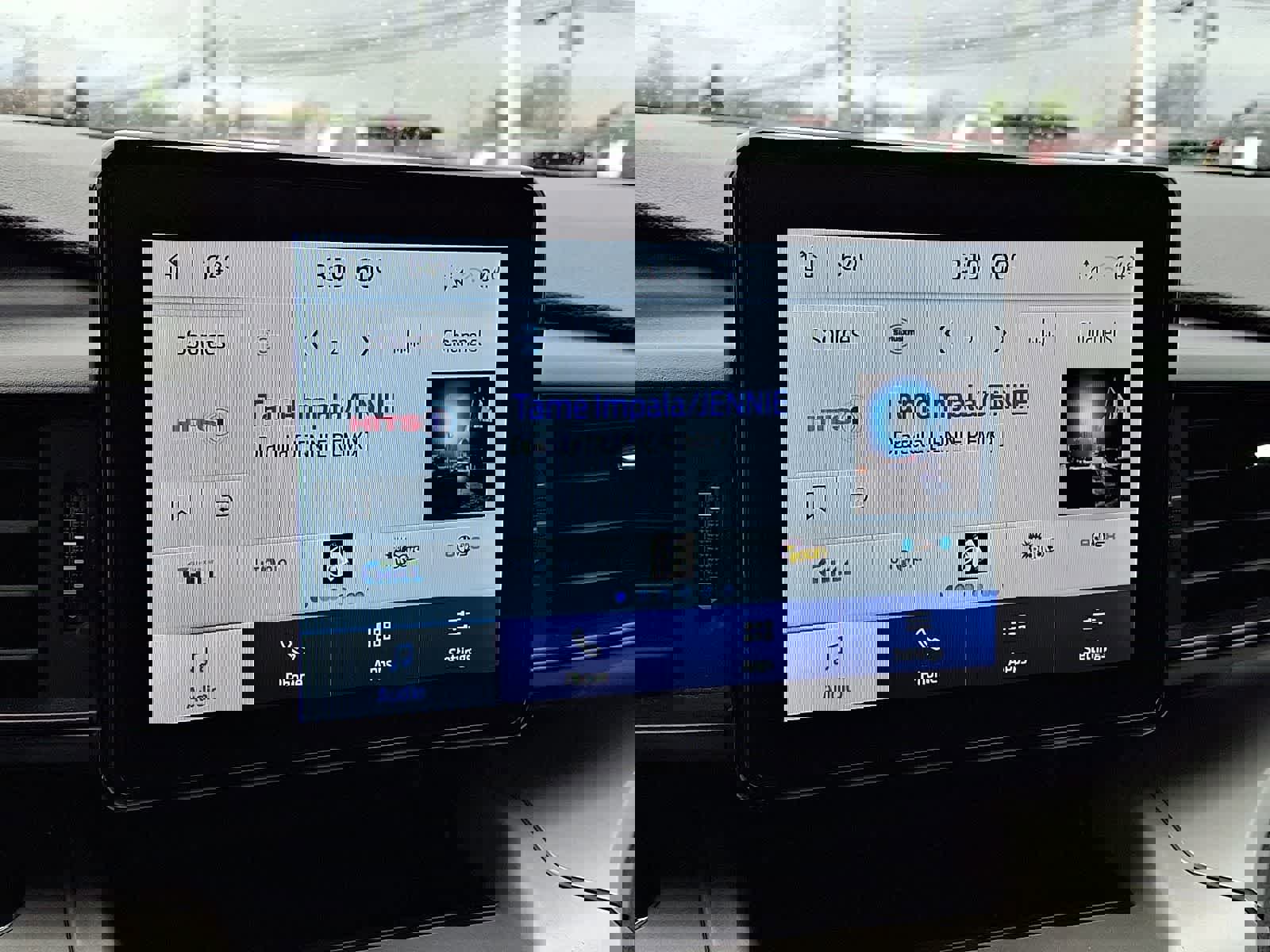 Used 2022 Ford Explorer XLT image 17