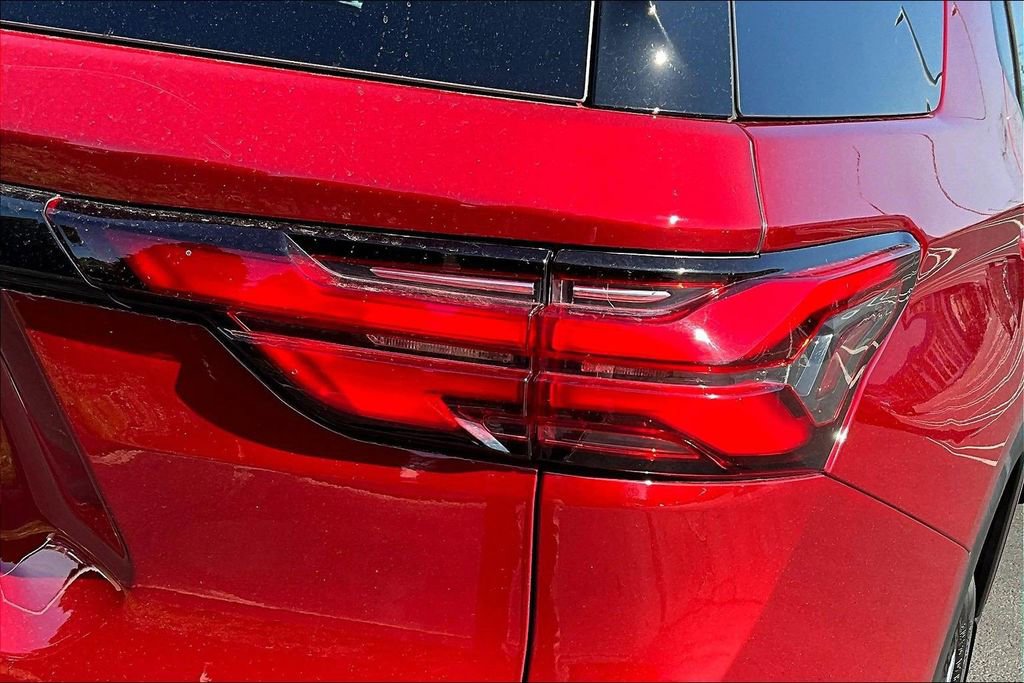 Used 2023 Chevrolet Traverse RS AWD/4WD image 23