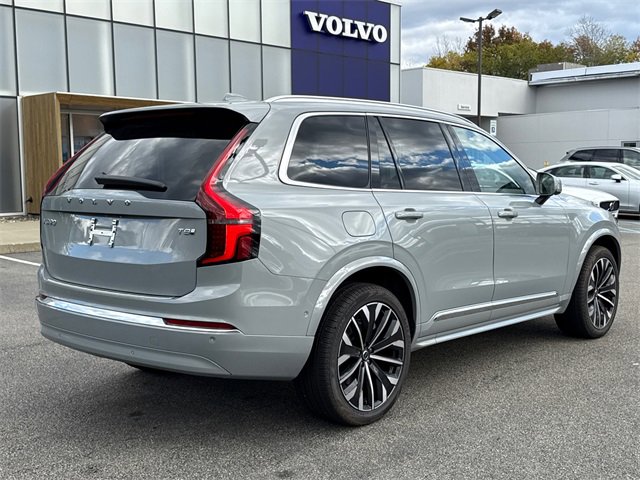 New 2026 Volvo XC90 T8 Plus image 2