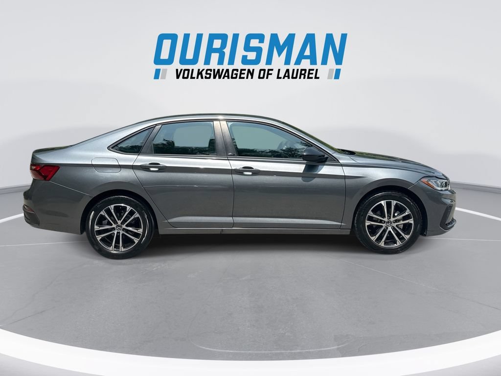 Used 2025 Volkswagen Jetta Sport FWD image 9