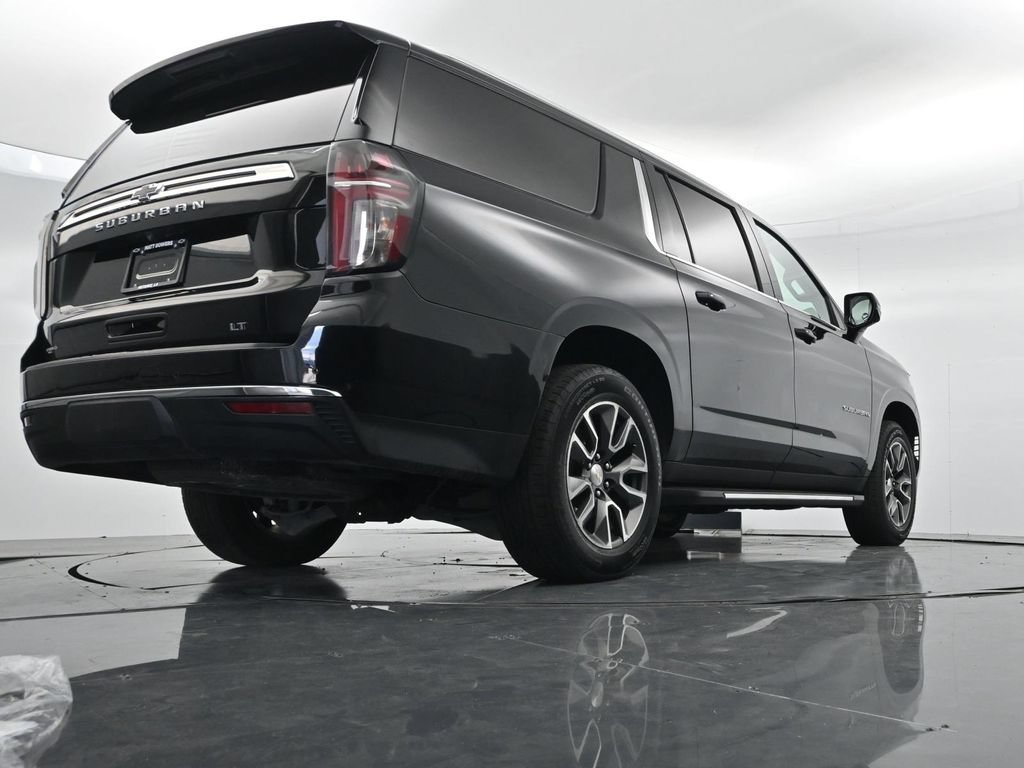 Used 2024 Chevrolet Suburban LT w/ LT Signature Plus Package RWD image 31