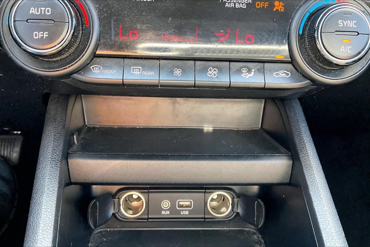 Used 2019 Kia Forte LXS FWD image 31
